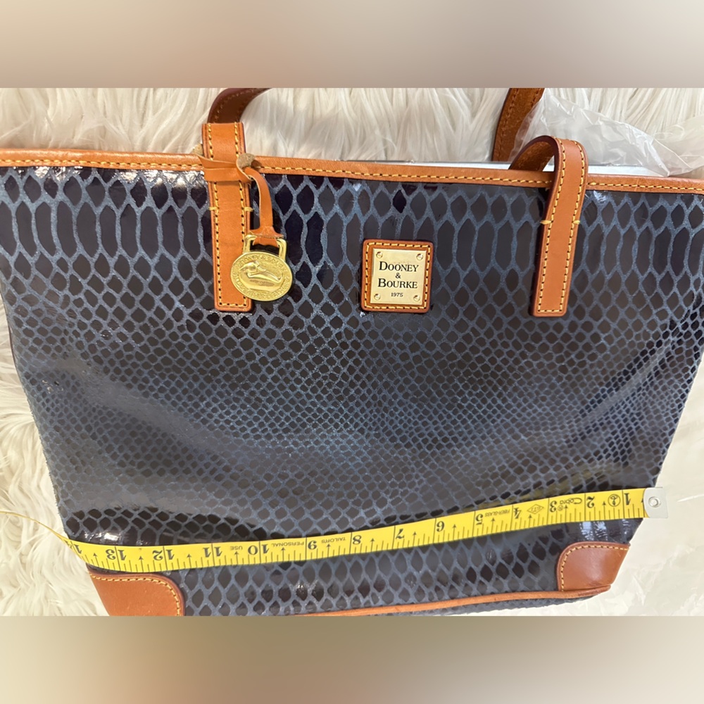 DOONEY & BOURKE Dark Blue Exotic Leather Tan Straps Tote Excellent - Picture 11 of 16